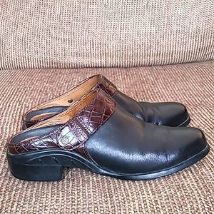 Ariat black w/brown trim leather clogs, 7, EUC